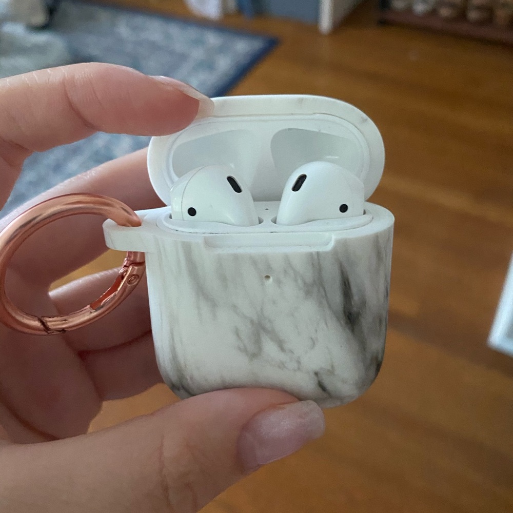 AirPods